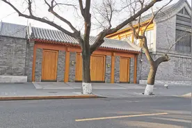 故宫旁边这个四合院价值几亿，房主当年1000多万卖掉了，很后悔视频封面