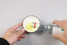 冬季手上皮肤干燥还长水泡，奇痒难忍，试试土方法，快速止痒润肤视频封面