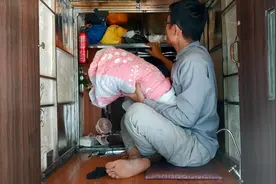 贫穷打工仔“自造小房车”去海边度假，再穷也得休息也得去玩视频封面