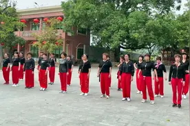 广场舞《情人桥》起舞伴金曲，日日好心情