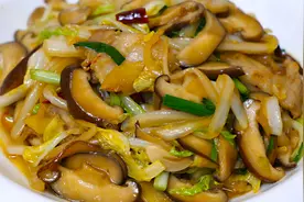 白菜香菇这样做，鲜香清脆不出水，开胃又下饭，营养健康超好吃视频封面