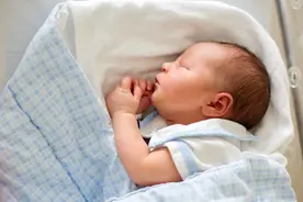 婴儿大便有泡沫怎么回事？视频告诉你视频封面