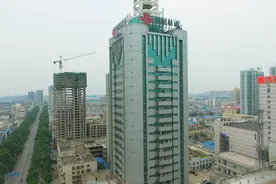 曾经周口的第一高楼，很多人只从它下面经过，来近距离的看看视频封面