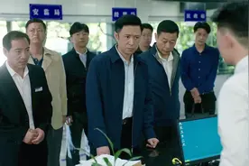 春风：办事大厅服务差，找演员糊弄检查，谁料逃不过严东雷的法眼视频封面