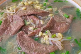 猪肝汤不可直接下锅煮，多加这一步，鲜嫩不腥，福建人的家常菜视频封面