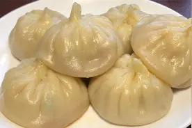 教你灌汤包的正确做法，皮薄汤多不漏汤，肉馅抱团没有一点腥味视频封面