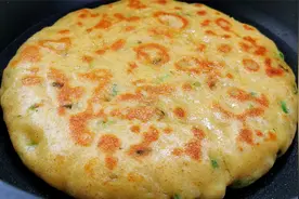 你们要的三合面饼来了，三种面粉，一把葱花，搅一搅就出锅，喷香视频封面