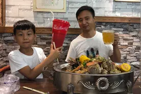 阿连安排上海鲜大咖,开开买来大杯可乐,连吃带喝真过瘾视频封面