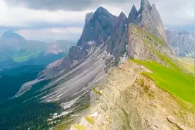 你站在桥上看风景,看风景的人在楼上看你视频封面
