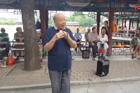 天津京剧网红陈万树大爷人民公园清唱《红娘》反四平调：小姐你多视频封面