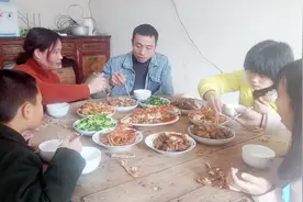 江西农村的年夜饭，传统的习俗，浓浓的年味，这才是过年的味道视频封面