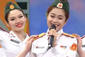 越南部队文工团在晚会上的歌舞表演视频封面