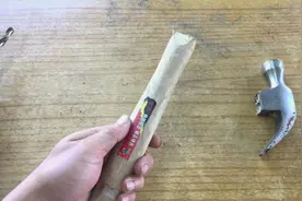 一把木柄锤子断了，扔了可惜，换个手柄更耐用视频封面