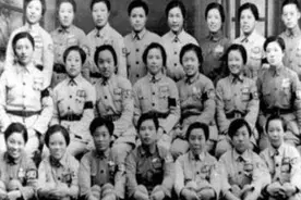应斯大林之邀，全体黄埔女兵合影，留下了这张具有历史意义的照片视频封面