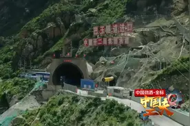 现实版愚公移山，中铁十二局挑战喜马拉雅山，让天堑变通途