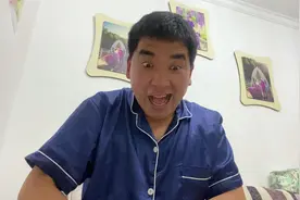 一个月不买彩票，下班2元机选一注双色球，晚上对号码真不敢相信视频封面