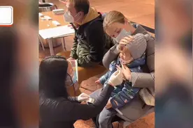 中国男子带乌克兰妻儿回国超激动：再也不出国了，一切从零开始视频封面
