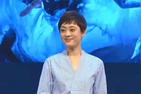 孙俪发长文告别2021年，晒一家四口温馨画面，等等小花长腿抢镜视频封面