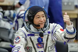 日本富豪前泽友作花费100亿日元登入太空，他都做了哪些事？视频封面