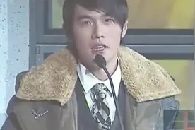 周杰伦的五连封神现场，夜曲一响上台领奖视频封面