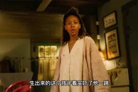 黑人女子站着就将五个月大的孩子生下，更离谱的是孩子的光速长大视频封面