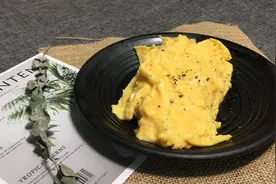 用了5斤鸡蛋，总结出成功率超高的蛋包饭做法，爆浆流汁，超满足视频封面