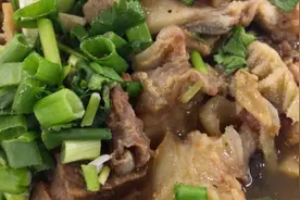 库尔勒味道第五期，你还记得金三角4楼的美食城么？视频封面