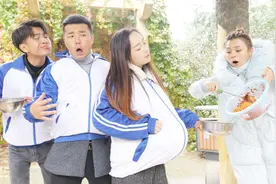 搞笑剧：食堂按体重打饭，美女为吃饱肚子增肥，一周后变成200斤视频封面