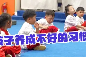 教练管得宽？看到孩子不好的习惯，教练这样教育孩子，你认同吗？视频封面