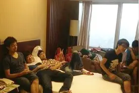 为何小年轻都喜欢开钟点房？保洁大妈表示：打扫起来真费劲视频封面