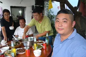 日行千里来到四川，伍哥匆忙备下满桌川味，不是亲人胜亲人（下）视频封面