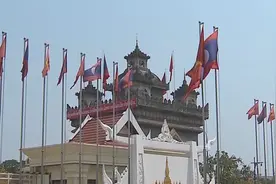 中老铁路助老挝从“陆锁国”迈向“陆联国”视频封面
