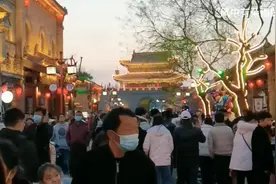 春节到了，浚县古城人山人海，水泄不通视频封面