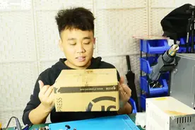 收到一个粉丝自己修过的手机，无限重启，爱思助手显示电池无数据视频封面