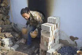行走庆阳：手工陶艺，拉胚到烧窑，小伙用一堆泥巴做出了精美陶器视频封面