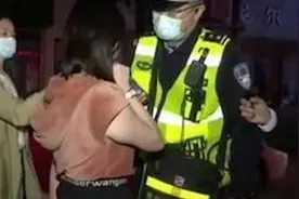 直播玛莎拉蒂女司机醉驾节目被曝停更，“yu wei”事件发酵后停播视频封面