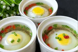鸡蛋肉饼汤，我家孩子一周吃5次，这样做不腥不柴，简单营养美味视频封面