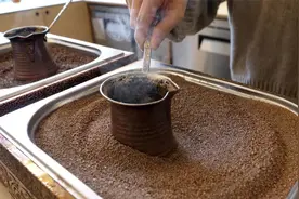 神器的土耳其沙煮咖啡，一次性看完整个制作过程，你喝过吗？视频封面