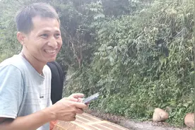 丫头哥买渔船，六米多长只要2500块，这价钱大家说合适吗视频封面