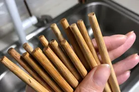 清水洗筷子经常发霉变黑，教你正确处理方法，筷子干净不变黑视频封面