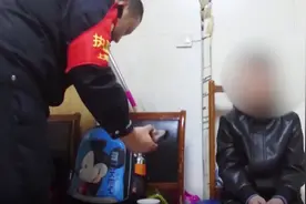 亲爹！上海十岁男孩因不写作业，被亲爹送火车站要饭还留个碗视频封面