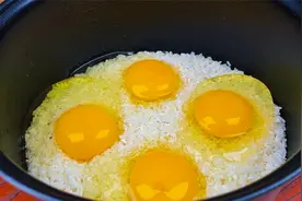 大米不要总是煮饭煮粥了，教你神仙做法，营养又美味，全家都爱吃视频封面