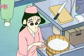 蜡笔小新：娜娜子姐姐好棒啊，在寿司店做寿司，认真工作好美啊视频封面