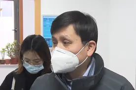 张文宏到访社区医院：这里条件很好，要抓住“黄金72小时”视频封面