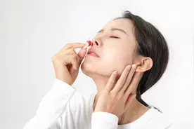 高血压患者流鼻血，警惕危险信号，及时检查心血管、脑血管视频封面