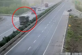 疯了！货车为抄近路，高速快车道逆行10公里，交警：性质特别恶劣视频封面