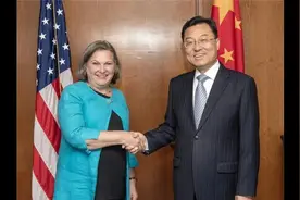 新任驻美大使谢锋会见美副国务卿纽兰：争取中美关系回归正轨视频封面