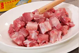 广东人蒸排骨确实有一套，调料做法都简单，肉嫩多汁，下饭又过瘾视频封面