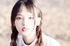女人“按耐不住”做这几个动作，就是“求撩”，男人要懂！视频封面