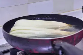 冻玉米怎么煮才好吃？掌握这个窍门，冻玉米比鲜玉米还好吃视频封面
